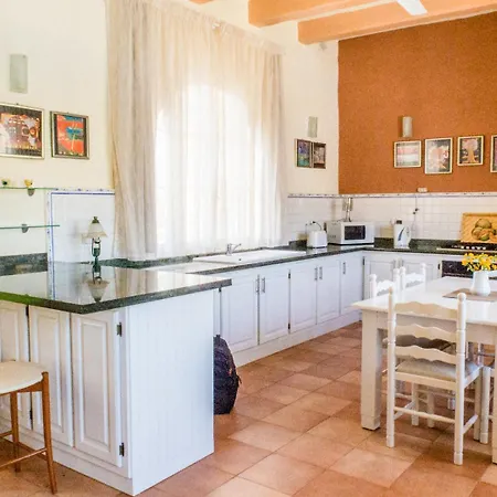 Dom wakacyjny Nuffara - A Charming Traditional With A Large Pool Xagħra