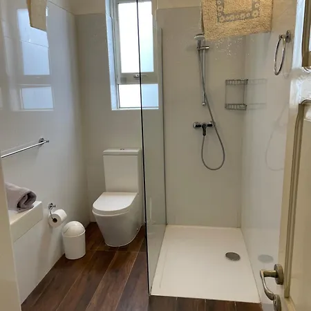 Nuffara - A Charming Traditional With A Large Pool بيت للعطل