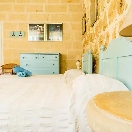 Holiday home Nuffara - A Charming Traditional With A Large Pool *