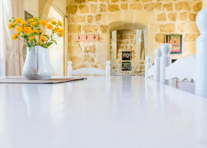 Nuffara - A Charming Traditional With A Large Pool Xagħra