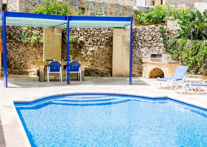 Nuffara - A Charming Traditional With A Large Pool * 沙拉