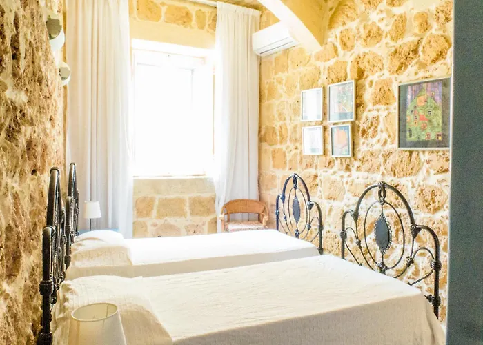 Nuffara - A Charming Traditional With A Large Pool Сasa de vacaciones *