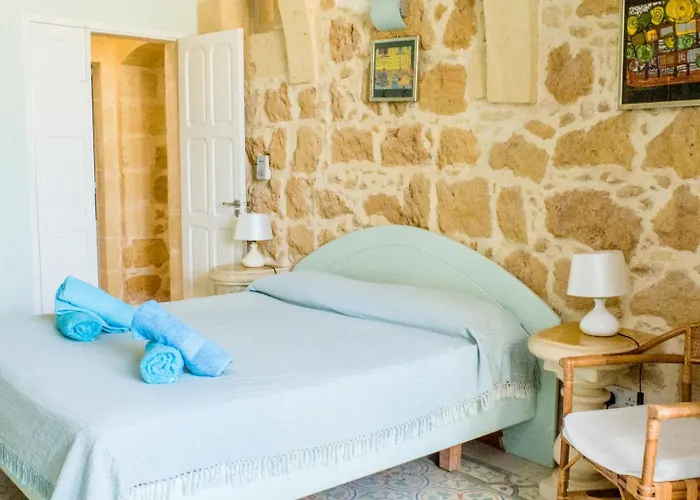 Сasa de vacaciones Nuffara - A Charming Traditional With A Large Pool *