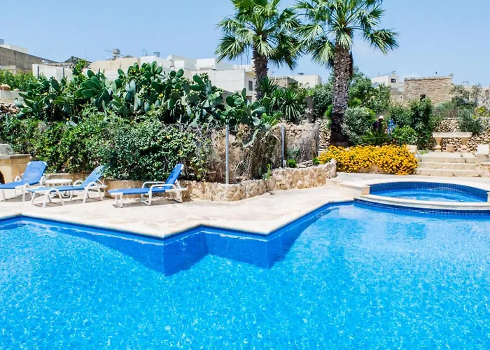 度假居 Nuffara - A Charming Traditional With A Large Pool