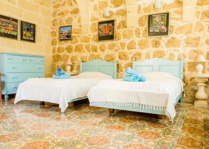 Nuffara - A Charming Traditional With A Large Pool Сasa de vacaciones *